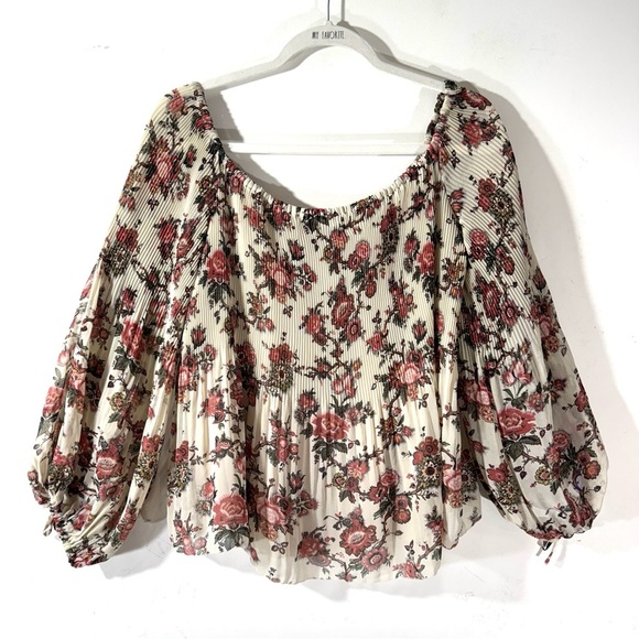 Aritzia Tops - Aritzia Wilfred Floral Pleated Peasant Top tie sleeve